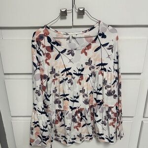 Size S peplum shirt